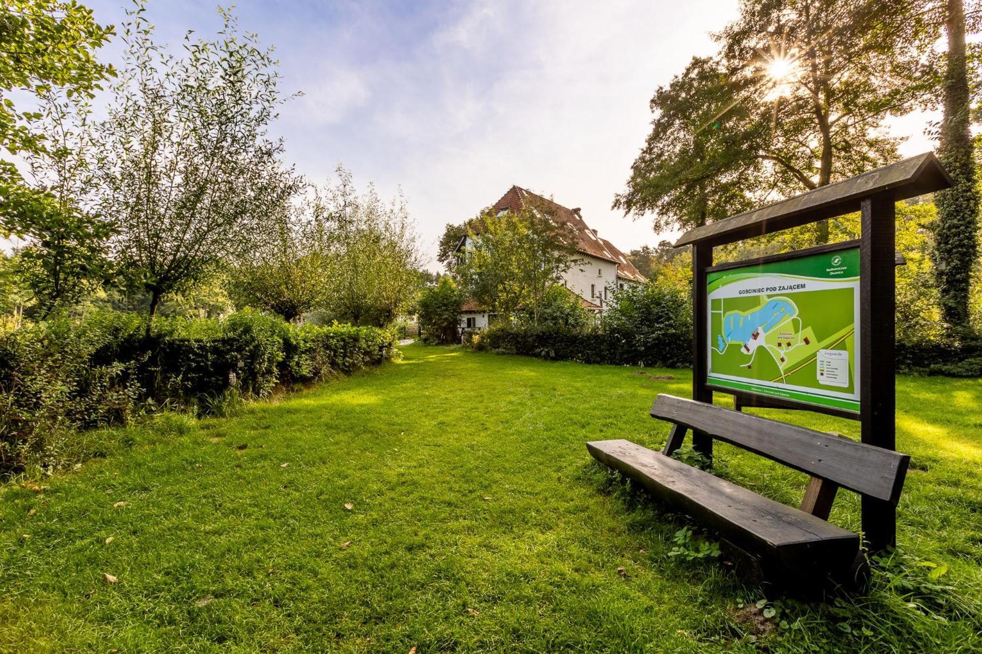 Gosciniec Pod Zajacem Bed & Breakfast Olesnica  Bagian luar foto