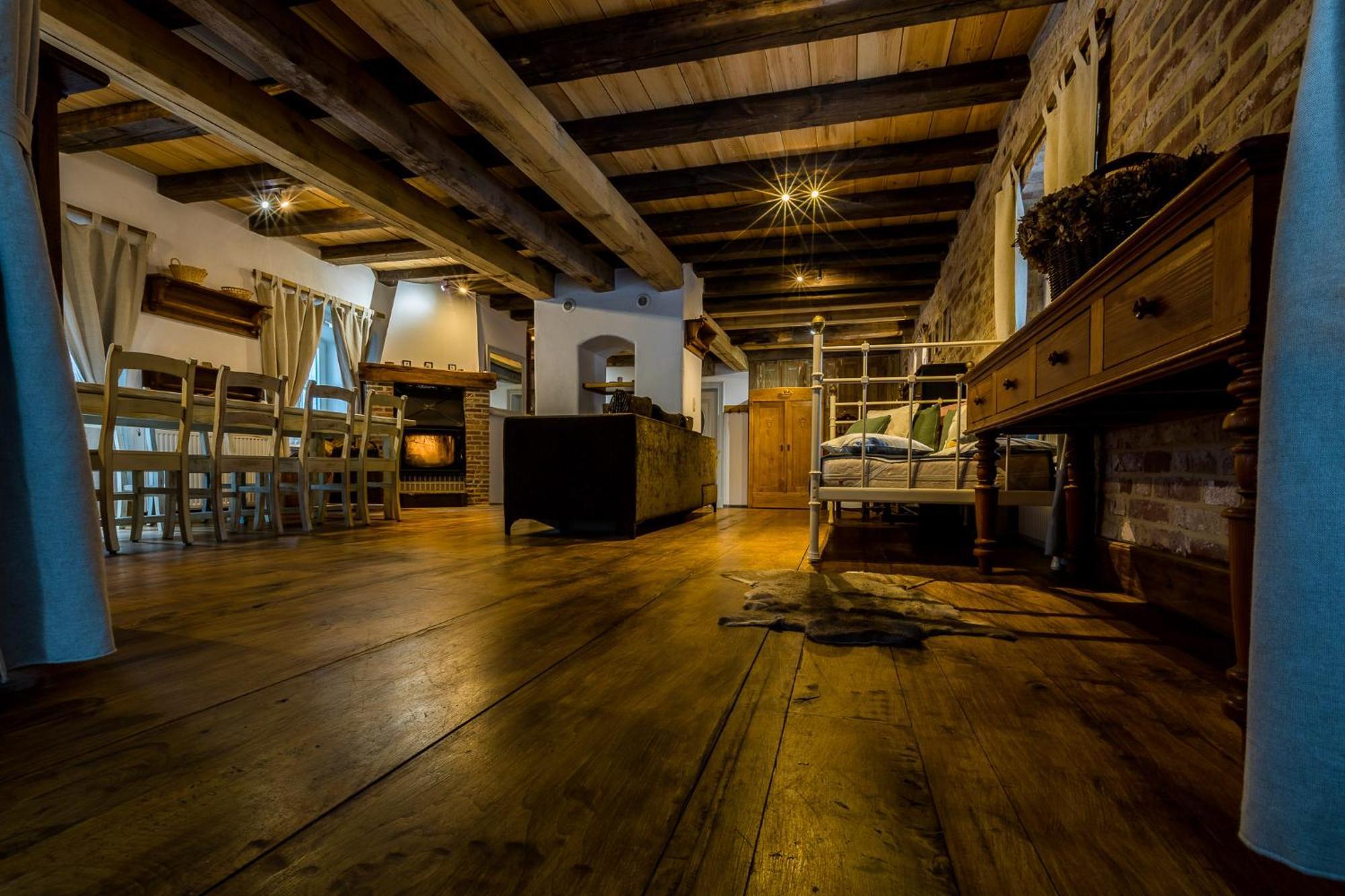 Gosciniec Pod Zajacem Bed & Breakfast Olesnica  Bagian luar foto