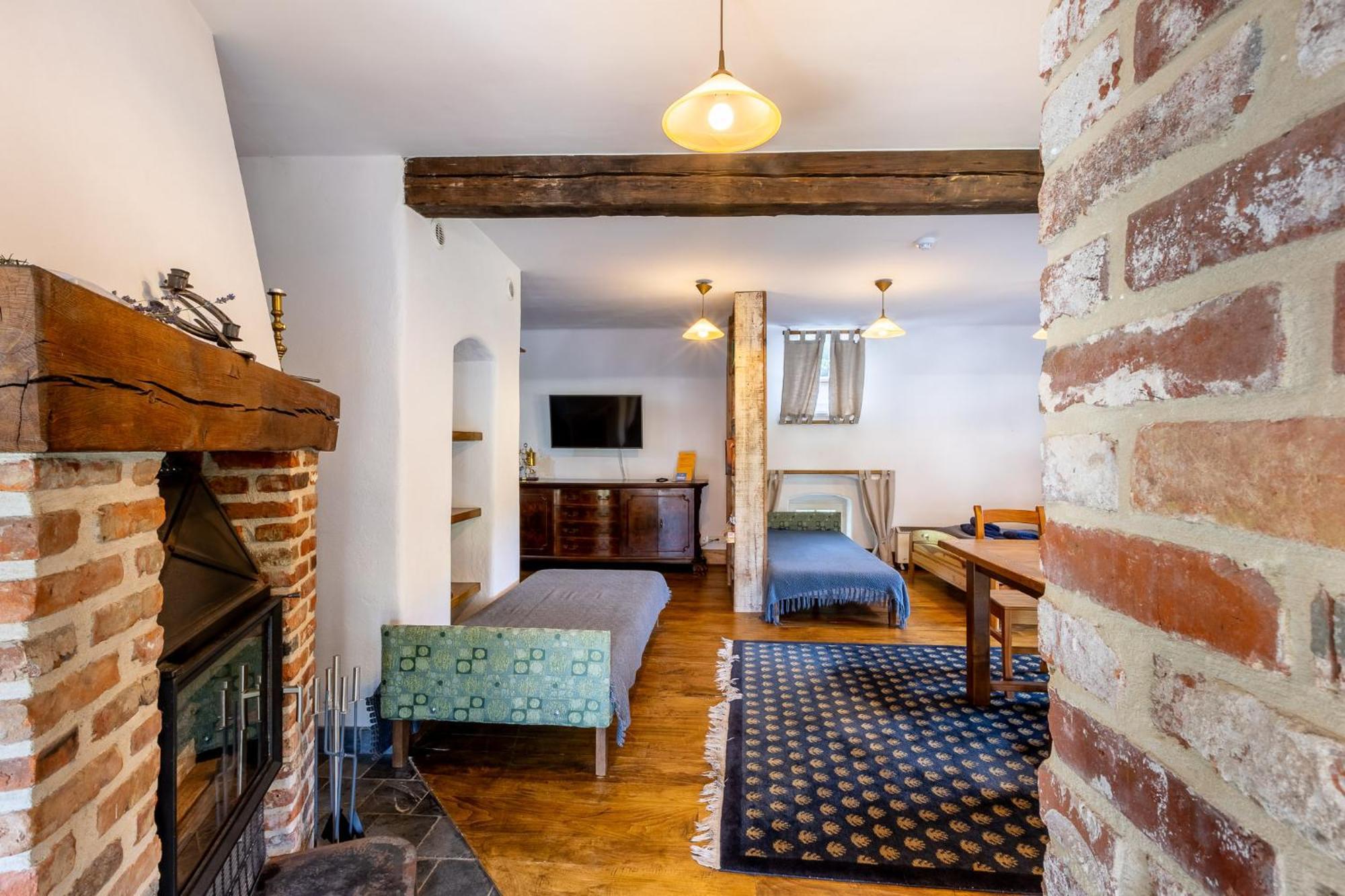 Gosciniec Pod Zajacem Bed & Breakfast Olesnica  Bagian luar foto
