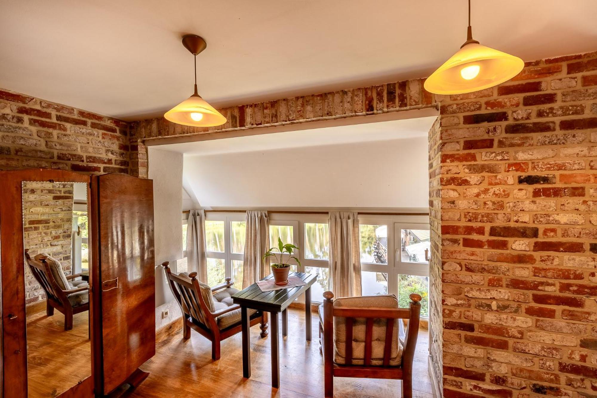 Gosciniec Pod Zajacem Bed & Breakfast Olesnica  Bagian luar foto