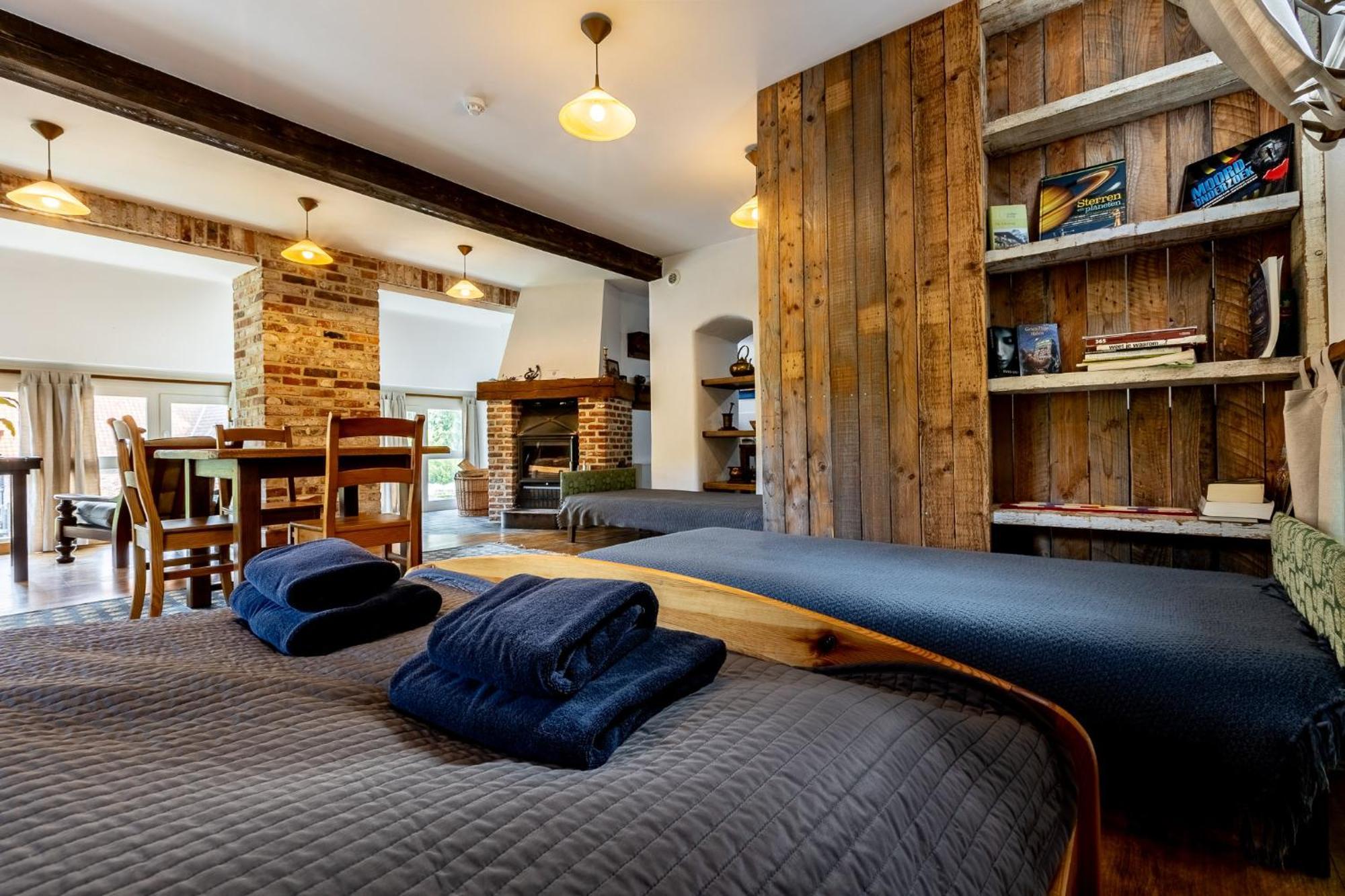 Gosciniec Pod Zajacem Bed & Breakfast Olesnica  Bagian luar foto