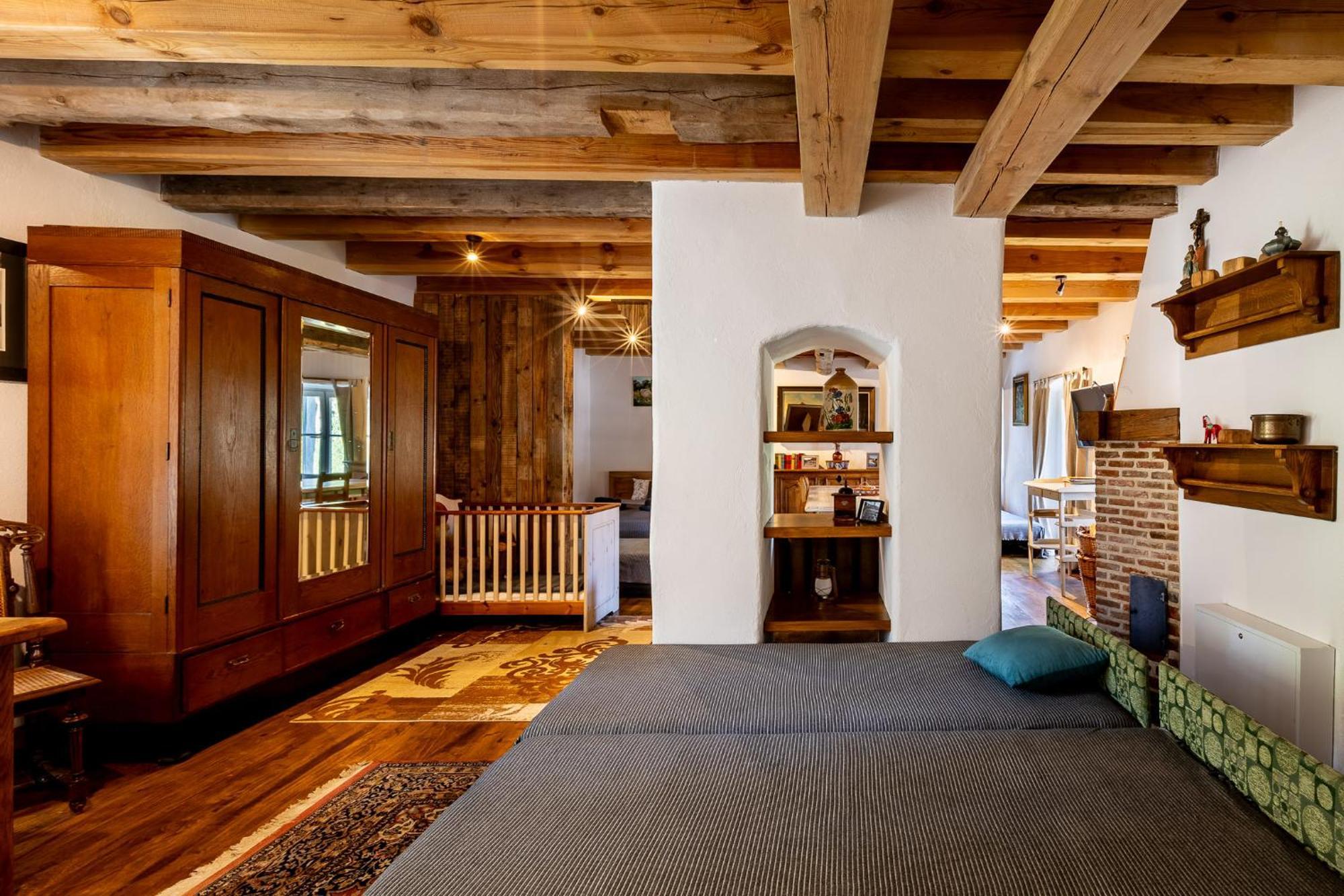 Gosciniec Pod Zajacem Bed & Breakfast Olesnica  Bagian luar foto