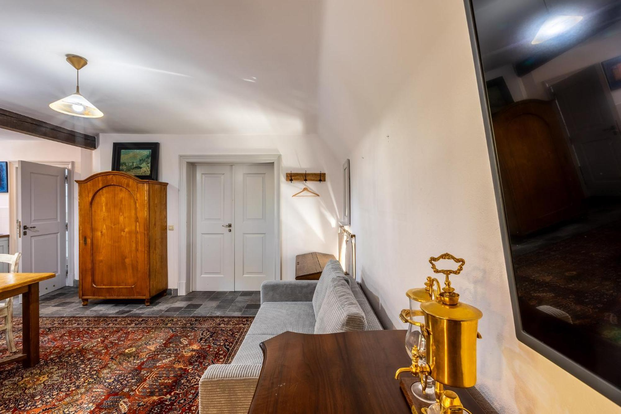 Gosciniec Pod Zajacem Bed & Breakfast Olesnica  Bagian luar foto