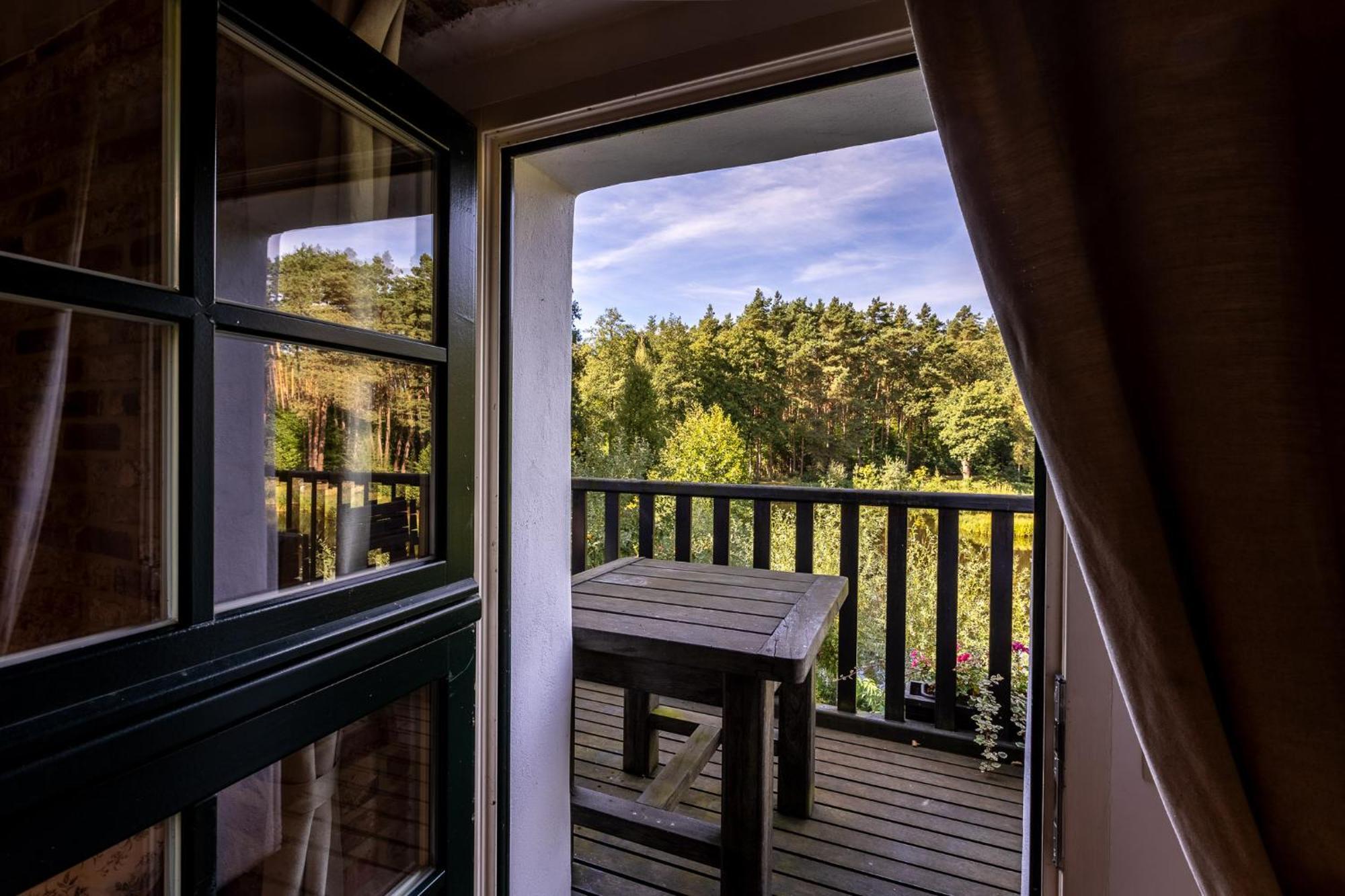 Gosciniec Pod Zajacem Bed & Breakfast Olesnica  Bagian luar foto
