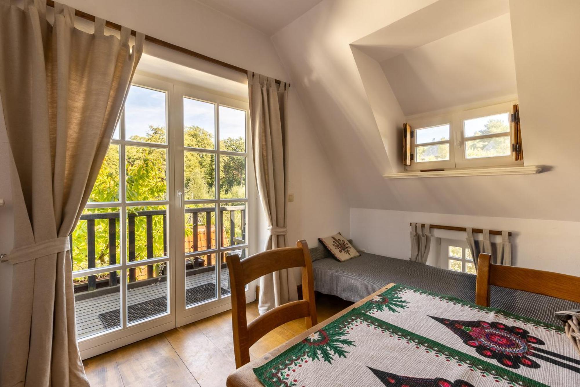 Gosciniec Pod Zajacem Bed & Breakfast Olesnica  Bagian luar foto