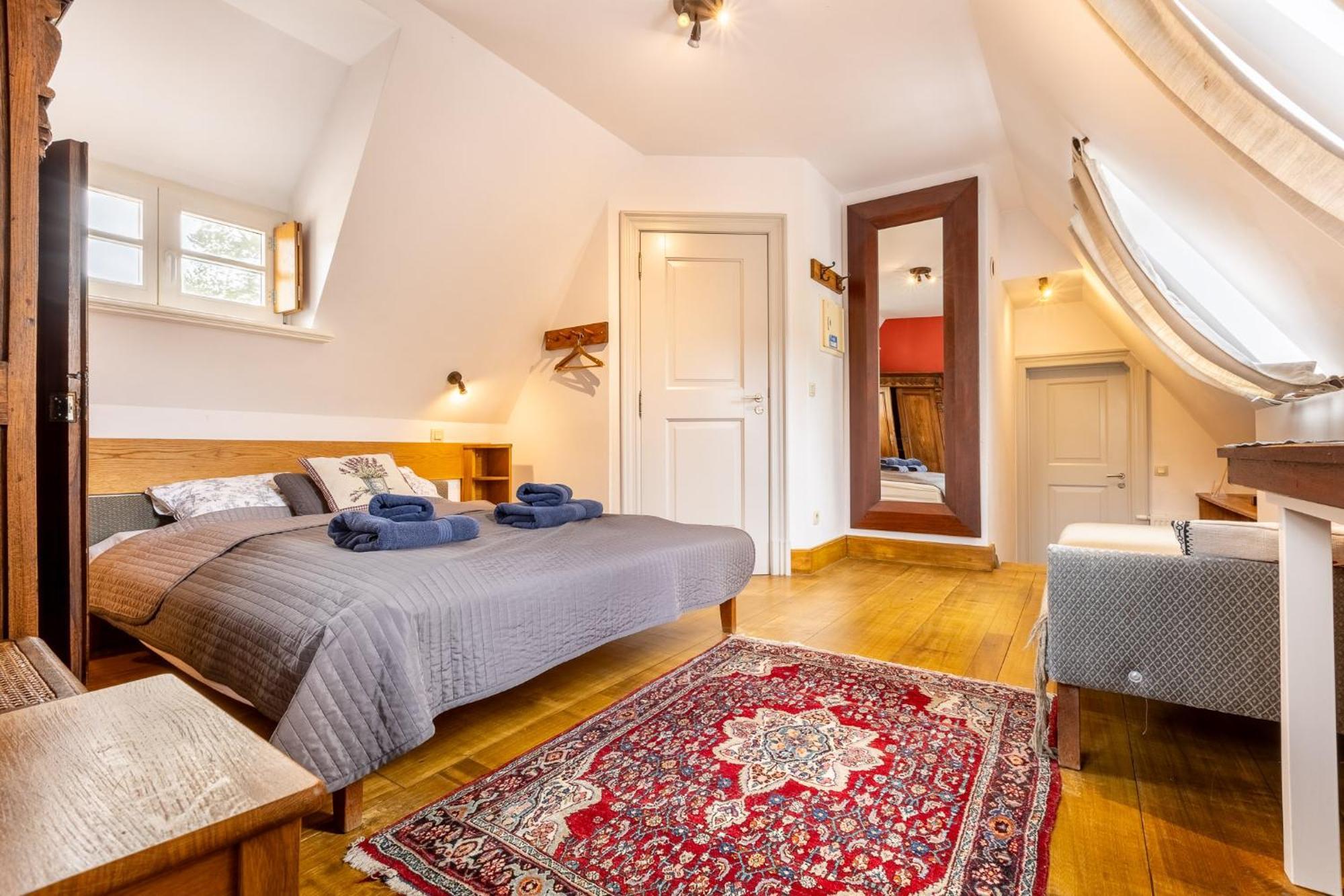 Gosciniec Pod Zajacem Bed & Breakfast Olesnica  Bagian luar foto