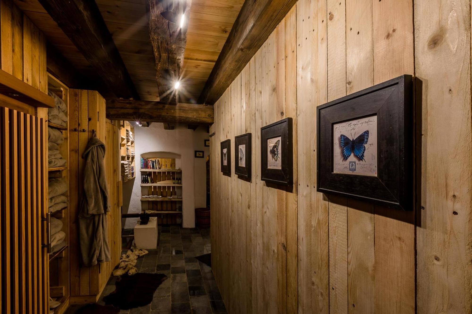 Gosciniec Pod Zajacem Bed & Breakfast Olesnica  Bagian luar foto